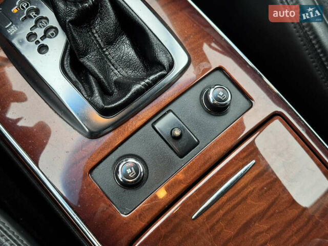 Черный Инфинити FX 30, объемом двигателя 2.99 л и пробегом 159 тыс. км за 16500 $, фото 25 на Automoto.ua