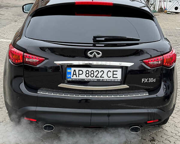 Чорний Інфініті FX 30, об'ємом двигуна 3 л та пробігом 167 тис. км за 16500 $, фото 3 на Automoto.ua