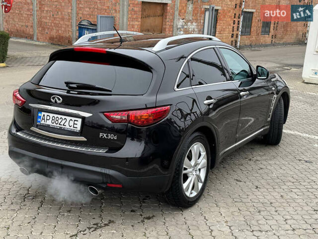 Чорний Інфініті FX 30, об'ємом двигуна 3 л та пробігом 167 тис. км за 16500 $, фото 4 на Automoto.ua
