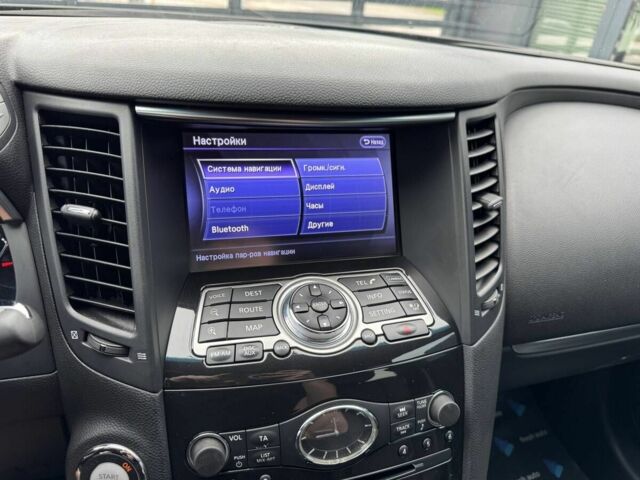 Чорний Інфініті FX 30, об'ємом двигуна 3 л та пробігом 103 тис. км за 18900 $, фото 23 на Automoto.ua