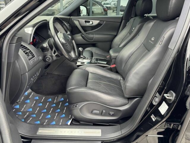 Чорний Інфініті FX 30, об'ємом двигуна 3 л та пробігом 103 тис. км за 18900 $, фото 19 на Automoto.ua