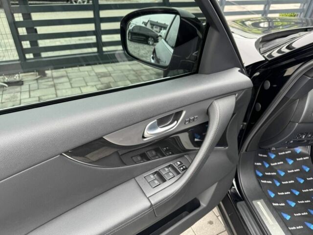 Чорний Інфініті FX 30, об'ємом двигуна 3 л та пробігом 103 тис. км за 18900 $, фото 15 на Automoto.ua