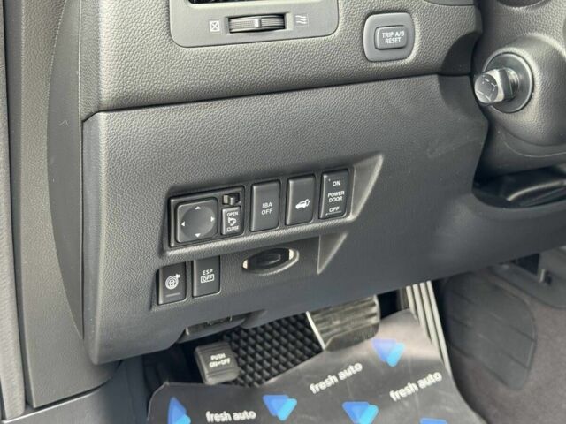 Чорний Інфініті FX 30, об'ємом двигуна 3 л та пробігом 103 тис. км за 18900 $, фото 16 на Automoto.ua