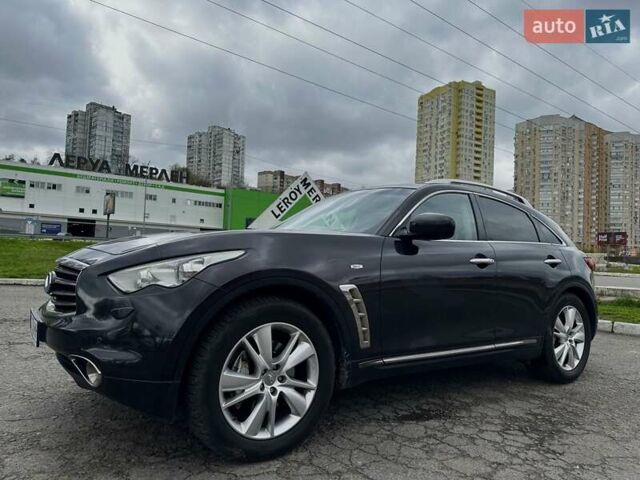Коричневий Інфініті FX 30, об'ємом двигуна 3 л та пробігом 160 тис. км за 16500 $, фото 1 на Automoto.ua