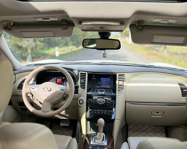 Инфинити FX 30, объемом двигателя 3 л и пробегом 230 тыс. км за 14500 $, фото 9 на Automoto.ua