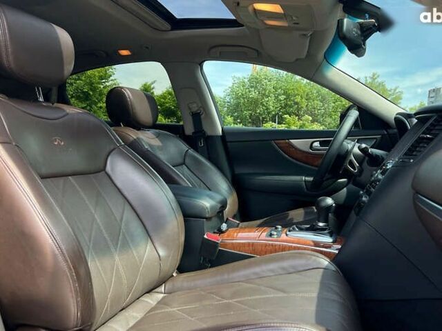 Инфинити FX 30, объемом двигателя 3 л и пробегом 196 тыс. км за 20700 $, фото 9 на Automoto.ua