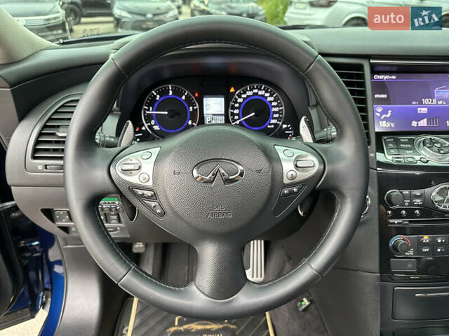 Синий Инфинити FX 30, объемом двигателя 3 л и пробегом 172 тыс. км за 17900 $, фото 28 на Automoto.ua