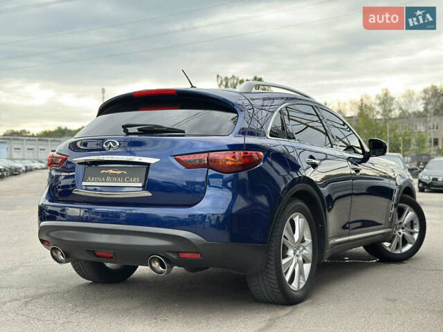Синий Инфинити FX 30, объемом двигателя 3 л и пробегом 172 тыс. км за 17900 $, фото 1 на Automoto.ua