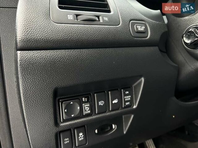 Синий Инфинити FX 30, объемом двигателя 3 л и пробегом 195 тыс. км за 15000 $, фото 30 на Automoto.ua