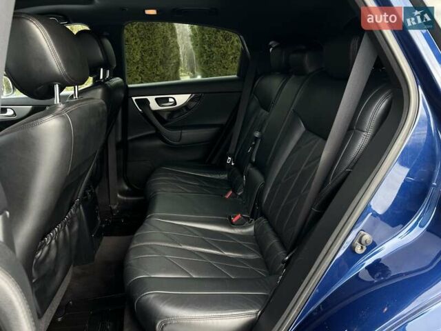 Синий Инфинити FX 30, объемом двигателя 3 л и пробегом 195 тыс. км за 15000 $, фото 33 на Automoto.ua