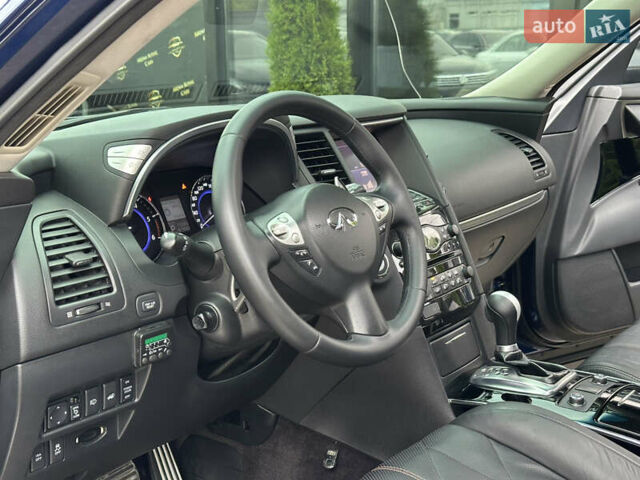 Синий Инфинити FX 30, объемом двигателя 3 л и пробегом 172 тыс. км за 17900 $, фото 15 на Automoto.ua