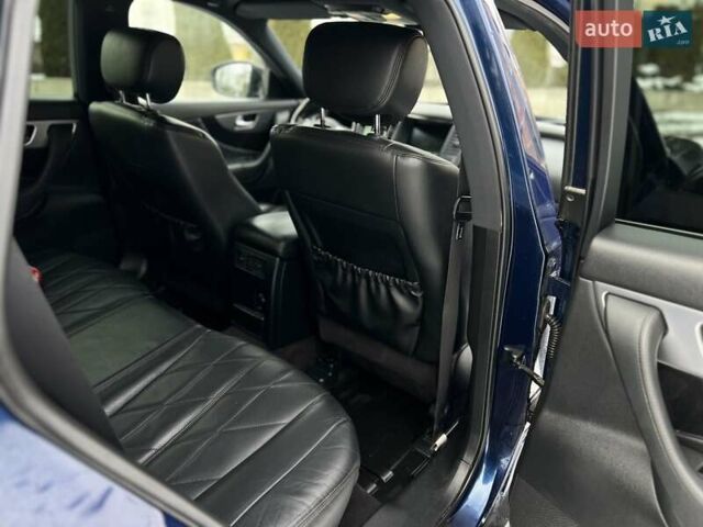 Синий Инфинити FX 30, объемом двигателя 3 л и пробегом 195 тыс. км за 15000 $, фото 37 на Automoto.ua