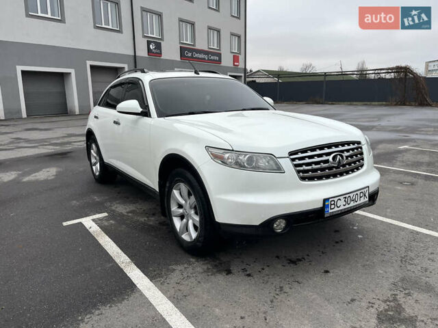 Білий Інфініті FX 35, об'ємом двигуна 3.5 л та пробігом 220 тис. км за 7000 $, фото 1 на Automoto.ua