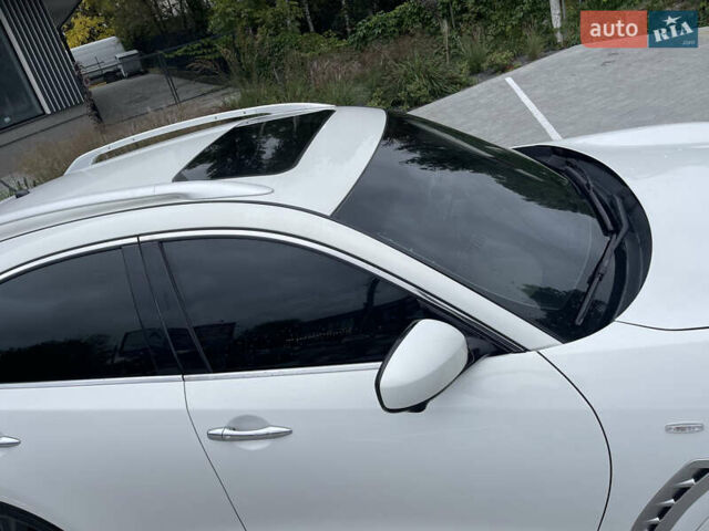 Белый Инфинити FX 35, объемом двигателя 3.5 л и пробегом 270 тыс. км за 12700 $, фото 12 на Automoto.ua