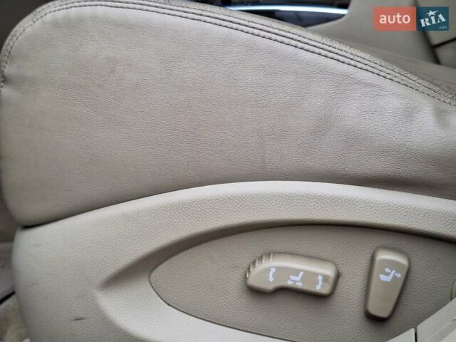 Белый Инфинити FX 35, объемом двигателя 3.5 л и пробегом 180 тыс. км за 14400 $, фото 15 на Automoto.ua