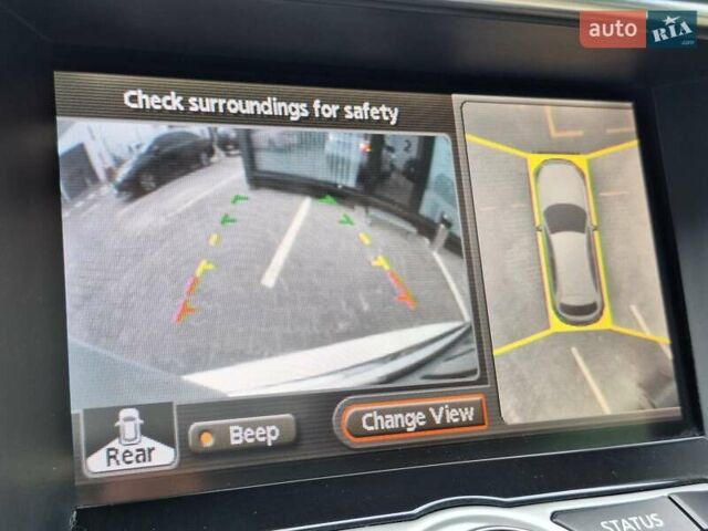 Белый Инфинити FX 35, объемом двигателя 3.5 л и пробегом 180 тыс. км за 14400 $, фото 48 на Automoto.ua