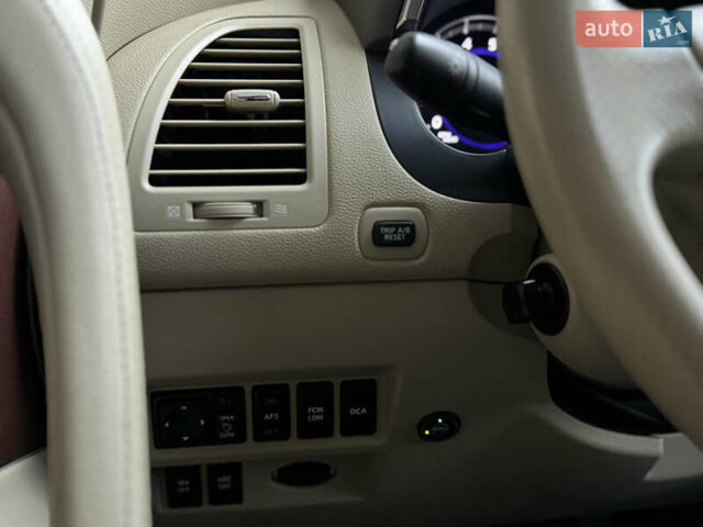 Белый Инфинити FX 35, объемом двигателя 3.5 л и пробегом 83 тыс. км за 16999 $, фото 14 на Automoto.ua