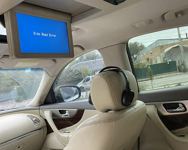 Белый Инфинити FX 35, объемом двигателя 3.5 л и пробегом 270 тыс. км за 12700 $, фото 43 на Automoto.ua