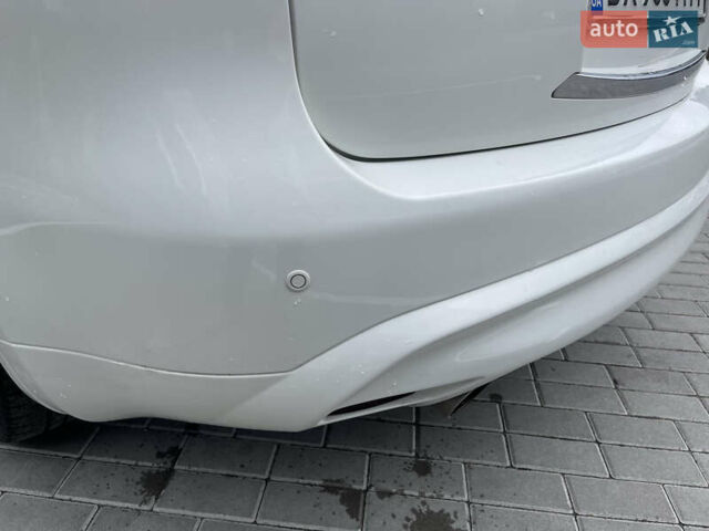 Белый Инфинити FX 35, объемом двигателя 3.5 л и пробегом 270 тыс. км за 12700 $, фото 21 на Automoto.ua