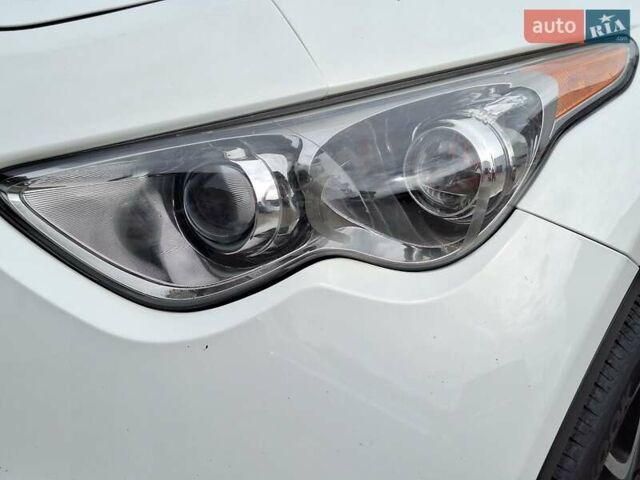 Белый Инфинити FX 35, объемом двигателя 3.5 л и пробегом 180 тыс. км за 14400 $, фото 7 на Automoto.ua