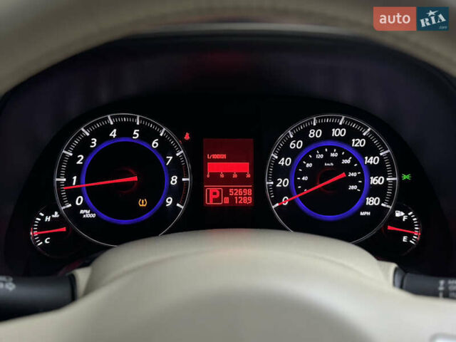 Белый Инфинити FX 35, объемом двигателя 3.5 л и пробегом 83 тыс. км за 16999 $, фото 8 на Automoto.ua