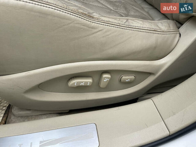 Белый Инфинити FX 35, объемом двигателя 3.5 л и пробегом 270 тыс. км за 12700 $, фото 44 на Automoto.ua