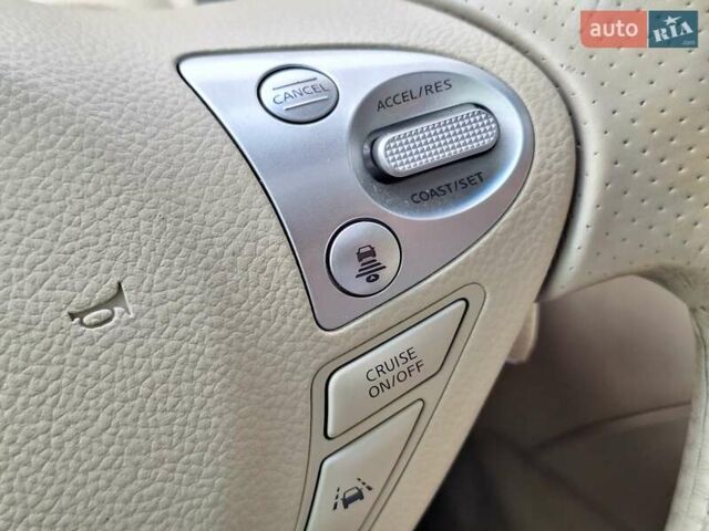 Белый Инфинити FX 35, объемом двигателя 3.5 л и пробегом 180 тыс. км за 14400 $, фото 38 на Automoto.ua