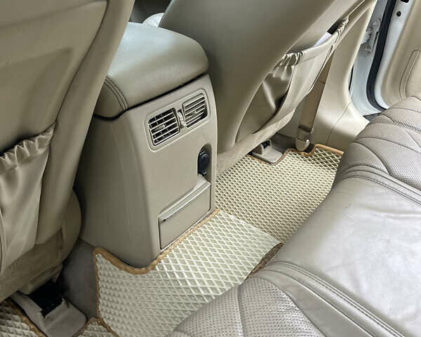 Белый Инфинити FX 35, объемом двигателя 3.5 л и пробегом 270 тыс. км за 12700 $, фото 35 на Automoto.ua