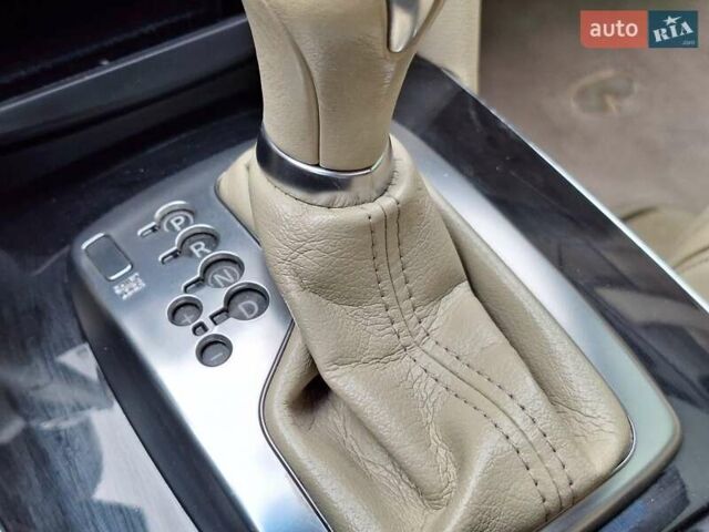 Белый Инфинити FX 35, объемом двигателя 3.5 л и пробегом 180 тыс. км за 14400 $, фото 42 на Automoto.ua