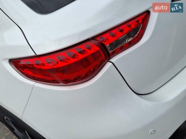 Белый Инфинити FX 35, объемом двигателя 3.5 л и пробегом 180 тыс. км за 14400 $, фото 10 на Automoto.ua