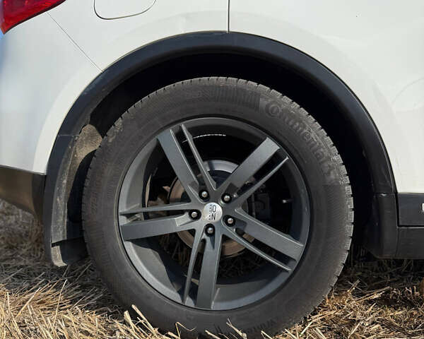 Белый Инфинити FX 35, объемом двигателя 3.5 л и пробегом 270 тыс. км за 12199 $, фото 18 на Automoto.ua