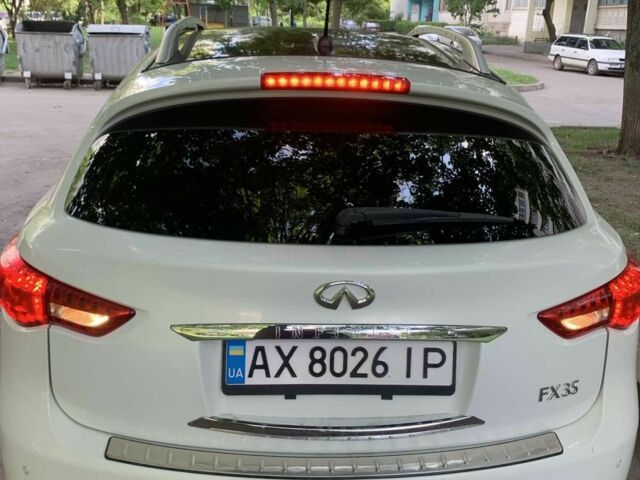 Инфинити FX 35 2010 в Харькове на Automoto.ua Белый Инфинити FX 35, объемом двигателя 3.5 л и пробегом 124 тыс. км за 329 $, фото 2 на Automoto.ua