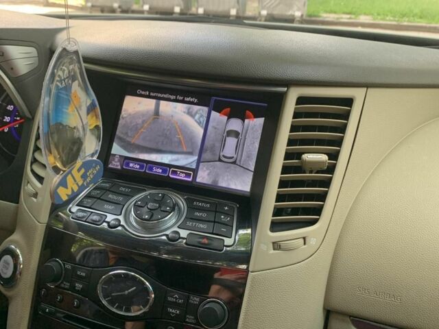 Инфинити FX 35 2010 в Харькове на Automoto.ua Белый Инфинити FX 35, объемом двигателя 3.5 л и пробегом 124 тыс. км за 329 $, фото 5 на Automoto.ua