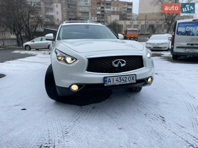 Білий Інфініті FX 35, об'ємом двигуна 3.5 л та пробігом 192 тис. км за 16600 $, фото 1 на Automoto.ua