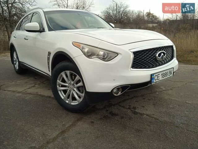 Белый Инфинити FX 35, объемом двигателя 3.5 л и пробегом 190 тыс. км за 15850 $, фото 1 на Automoto.ua