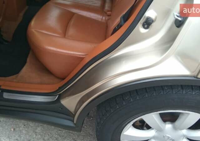 Бежевий Інфініті FX 35, об'ємом двигуна 3.5 л та пробігом 258 тис. км за 6850 $, фото 11 на Automoto.ua