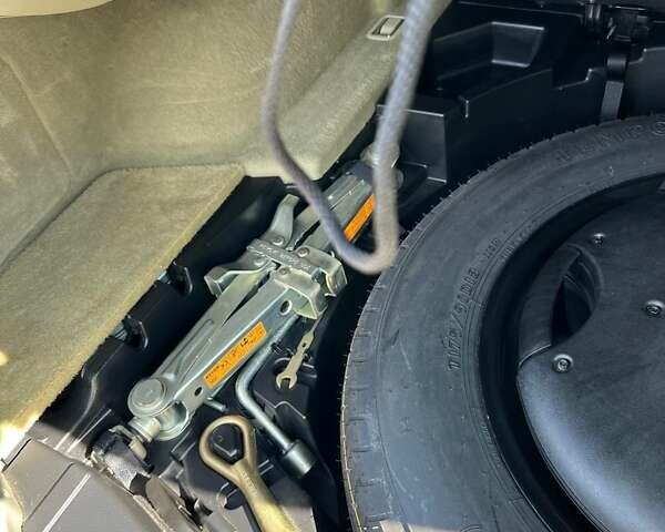 Бежевый Инфинити FX 35, объемом двигателя 3.5 л и пробегом 100 тыс. км за 9000 $, фото 12 на Automoto.ua