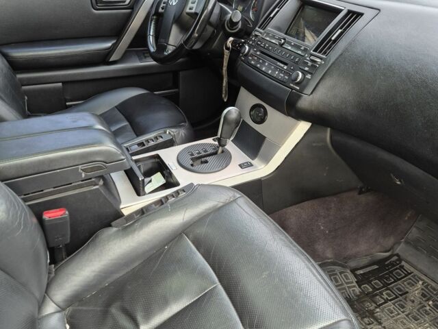 Черный Инфинити FX 35, объемом двигателя 3.5 л и пробегом 165 тыс. км за 5900 $, фото 3 на Automoto.ua