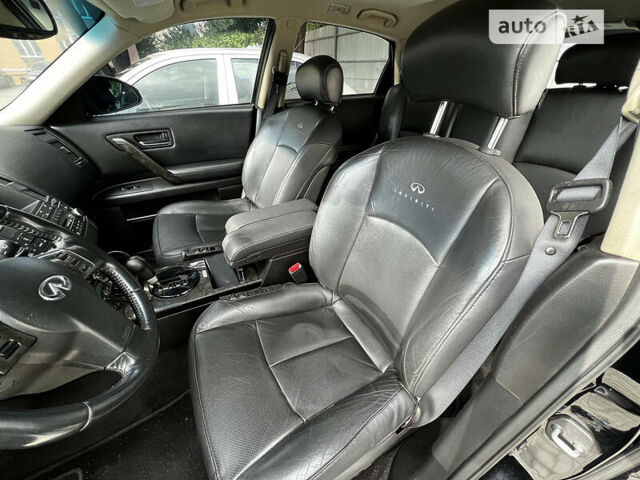 Черный Инфинити FX 35, объемом двигателя 3.5 л и пробегом 191 тыс. км за 12800 $, фото 10 на Automoto.ua