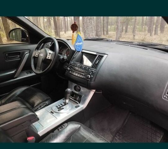 Черный Инфинити FX 35, объемом двигателя 3.5 л и пробегом 177 тыс. км за 8200 $, фото 2 на Automoto.ua