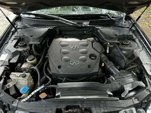 Черный Инфинити FX 35, объемом двигателя 3.5 л и пробегом 209 тыс. км за 8700 $, фото 2 на Automoto.ua