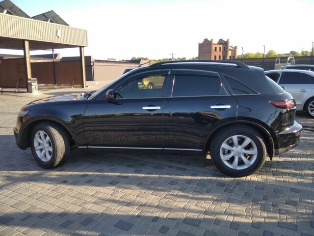 Черный Инфинити FX 35, объемом двигателя 3.5 л и пробегом 320 тыс. км за 8500 $, фото 9 на Automoto.ua