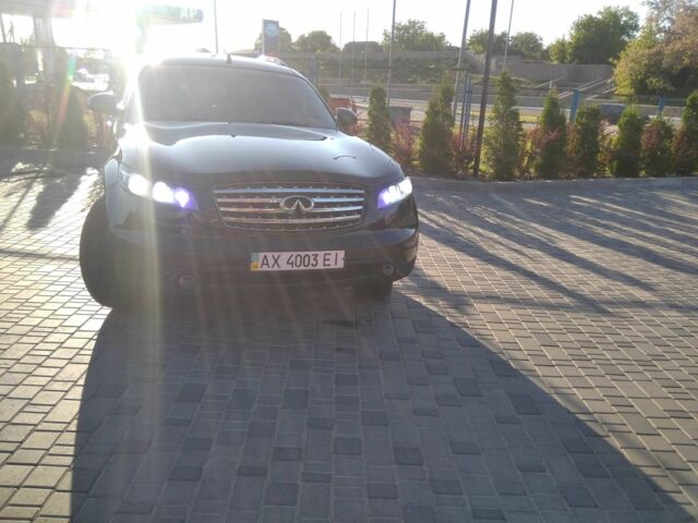 Черный Инфинити FX 35, объемом двигателя 3.5 л и пробегом 320 тыс. км за 8500 $, фото 10 на Automoto.ua