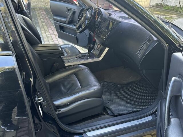 Черный Инфинити FX 35, объемом двигателя 3.5 л и пробегом 250 тыс. км за 7500 $, фото 6 на Automoto.ua