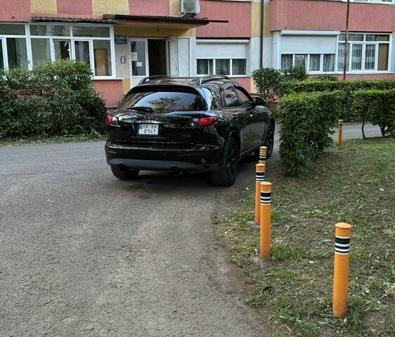 Черный Инфинити FX 35, объемом двигателя 3.5 л и пробегом 250 тыс. км за 7500 $, фото 8 на Automoto.ua