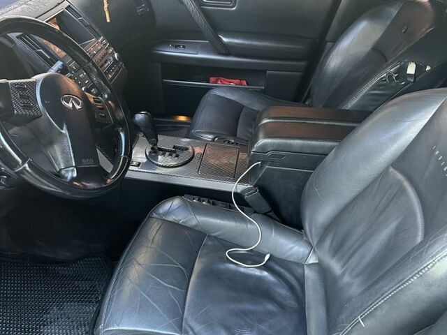 Черный Инфинити FX 35, объемом двигателя 3.5 л и пробегом 250 тыс. км за 7500 $, фото 7 на Automoto.ua