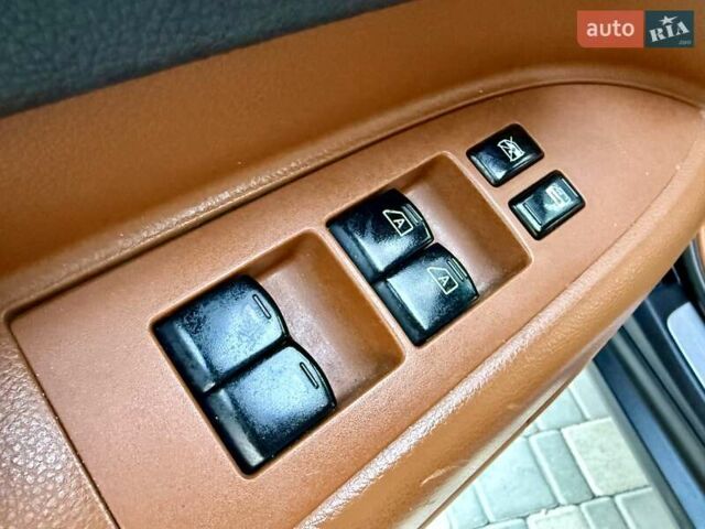 Чорний Інфініті FX 35, об'ємом двигуна 3.5 л та пробігом 239 тис. км за 5900 $, фото 34 на Automoto.ua