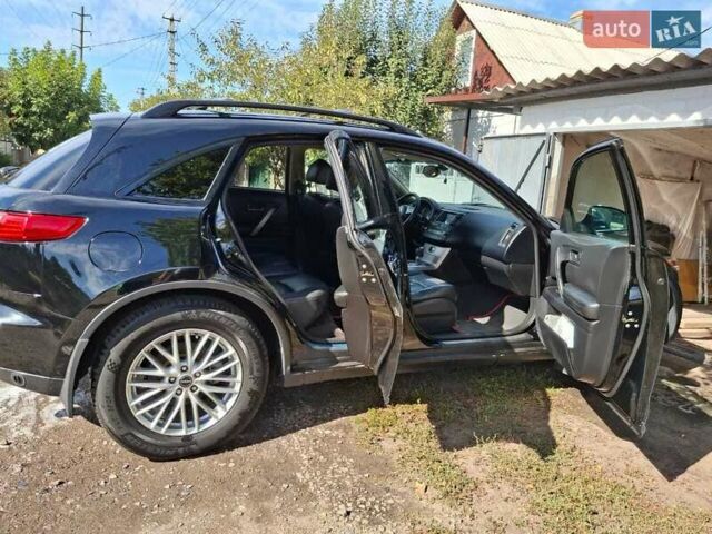 Черный Инфинити FX 35, объемом двигателя 3.5 л и пробегом 310 тыс. км за 8700 $, фото 6 на Automoto.ua