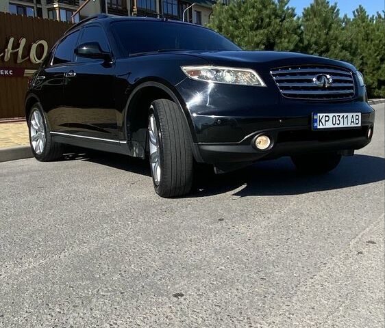 Черный Инфинити FX 35, объемом двигателя 3.5 л и пробегом 250 тыс. км за 8000 $, фото 1 на Automoto.ua
