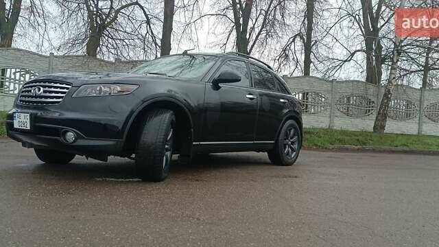 Черный Инфинити FX 35, объемом двигателя 3.5 л и пробегом 217 тыс. км за 7500 $, фото 7 на Automoto.ua